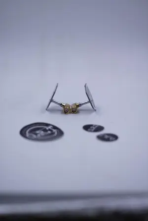 ORT D-Pole Right-angle for Nucleus M wireless